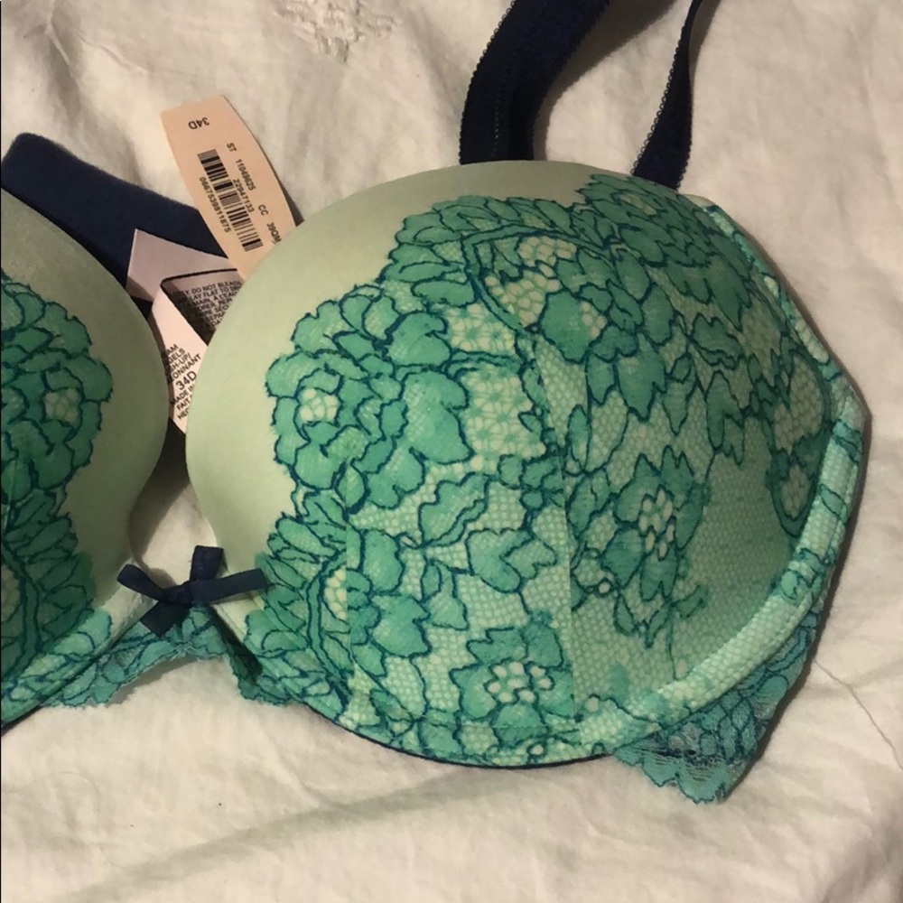 New Victoria’s Secret Bra